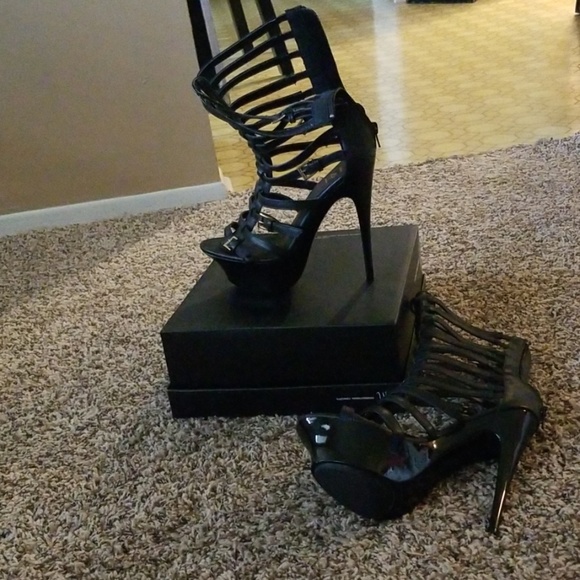 Boots - Picture 2 of 4